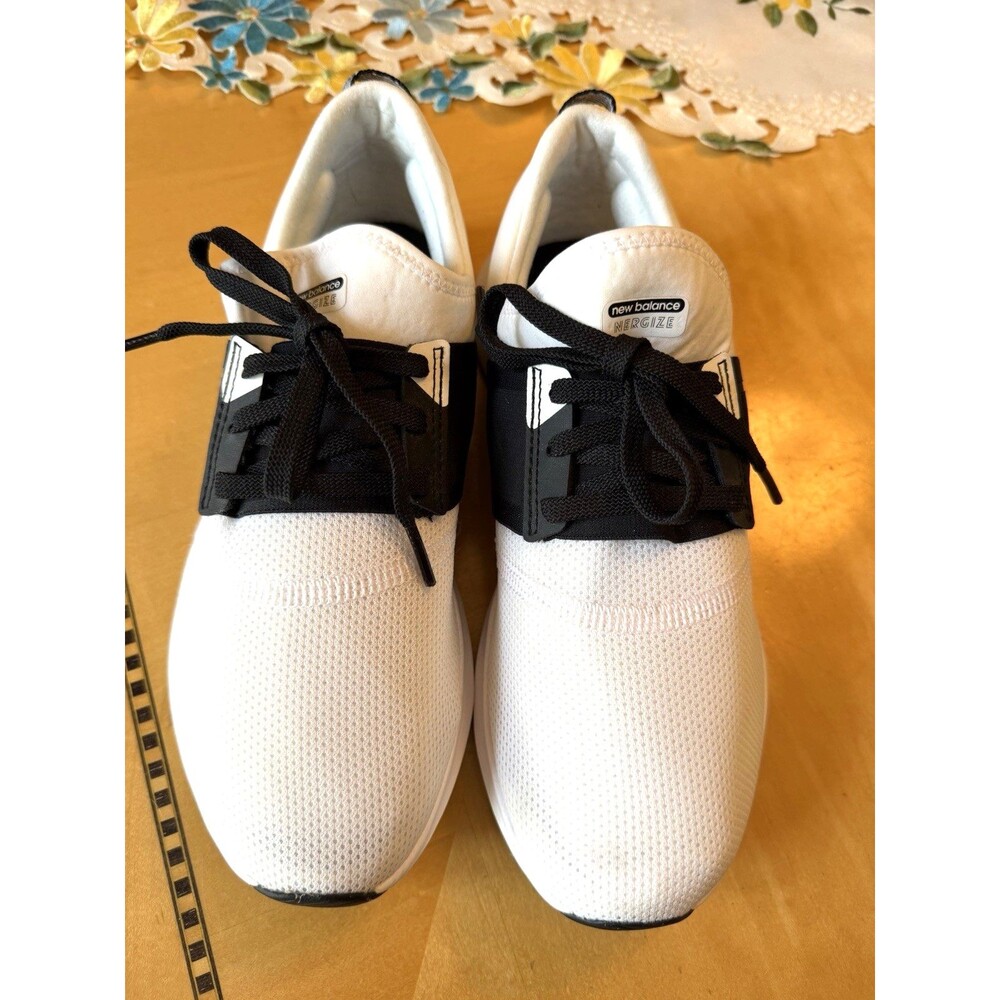 New Balance Dynasoft Nergize V3 Women’s sz 7 White/Black Sneakers Shoes EUC - Picture 2 of 11